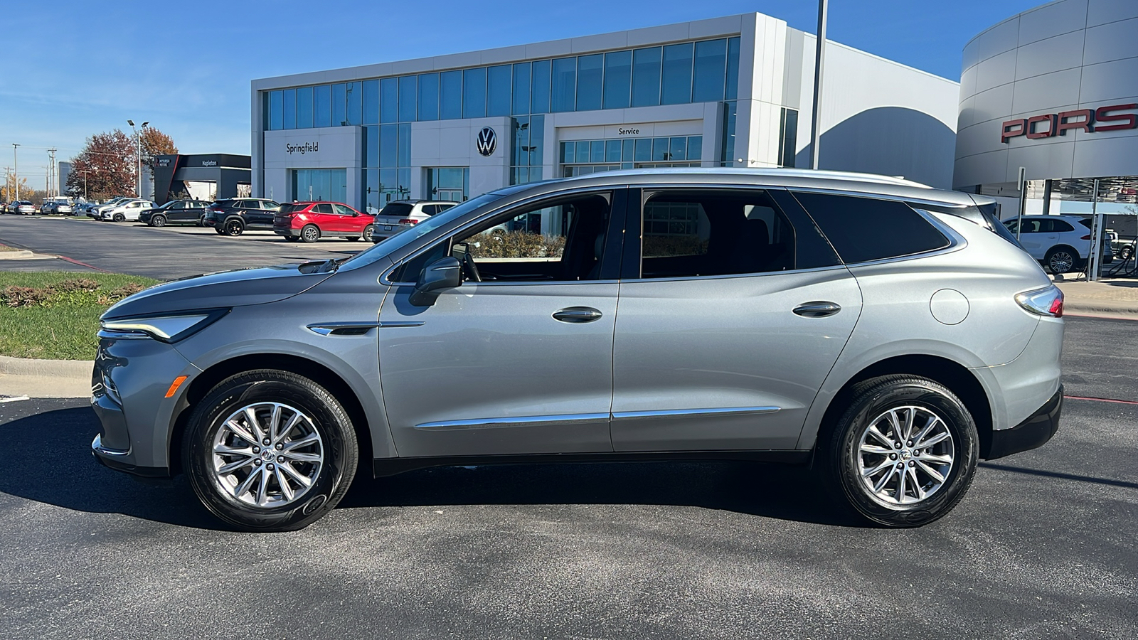 2023 Buick Enclave Essence 2