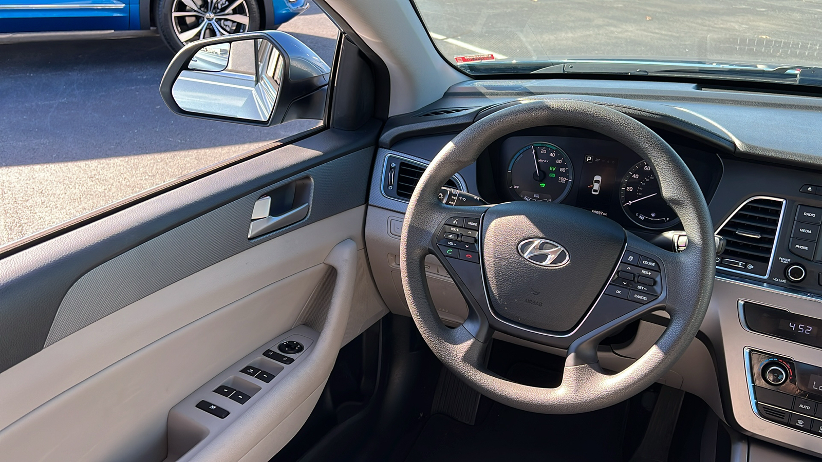 2016 Hyundai Sonata Hybrid SE 14