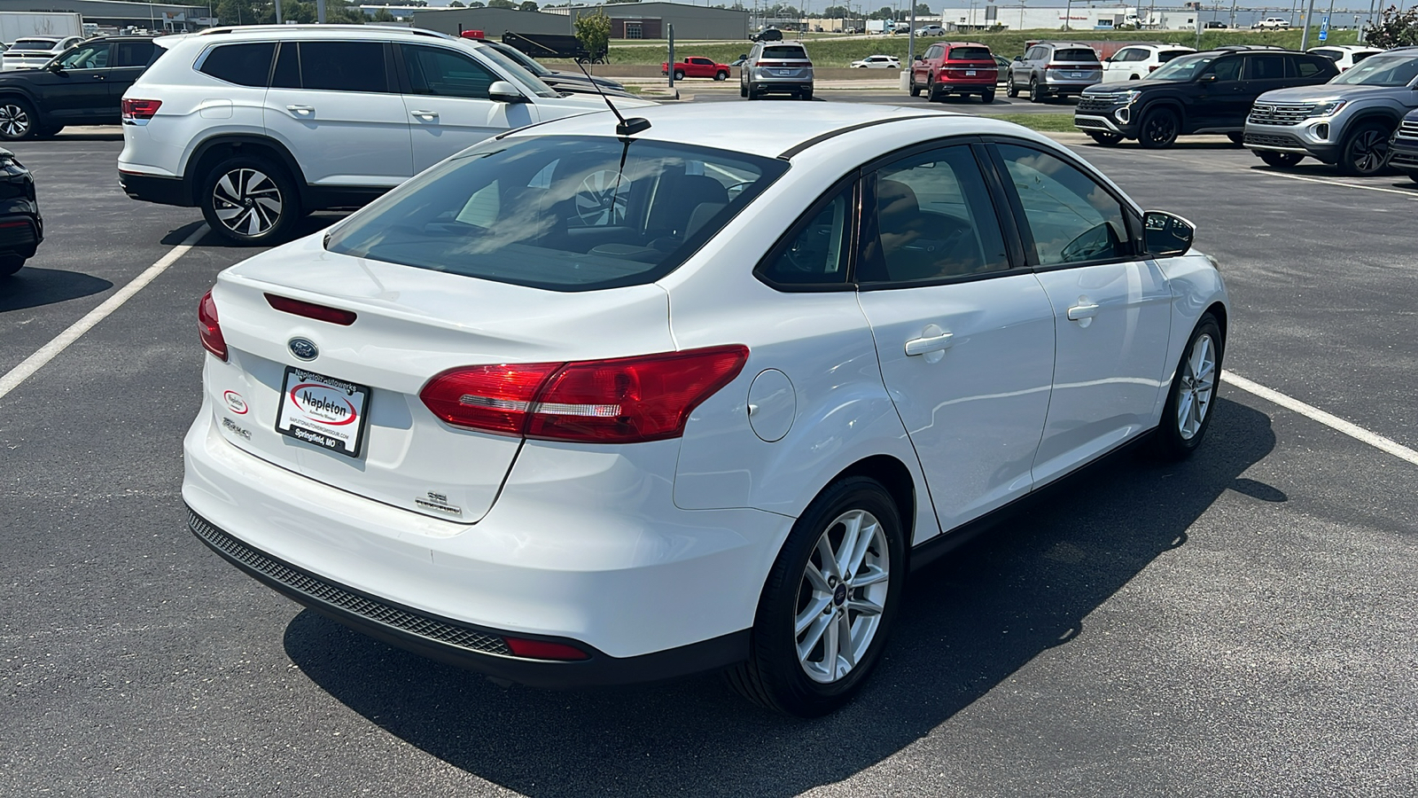 2016 Ford Focus SE 8