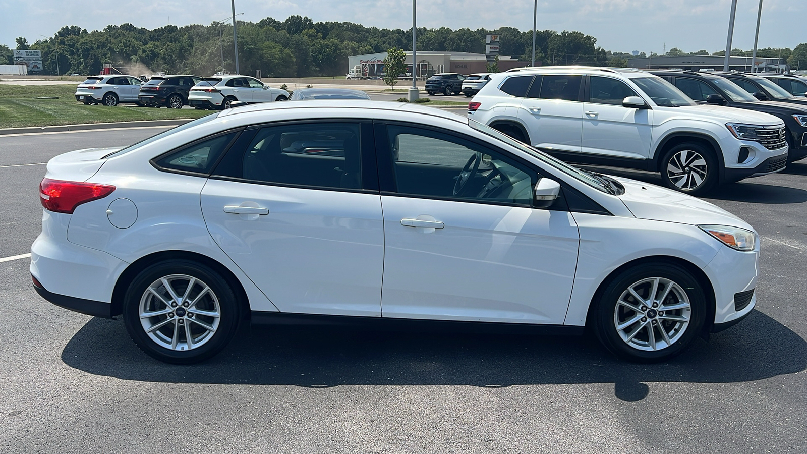 2016 Ford Focus SE 9