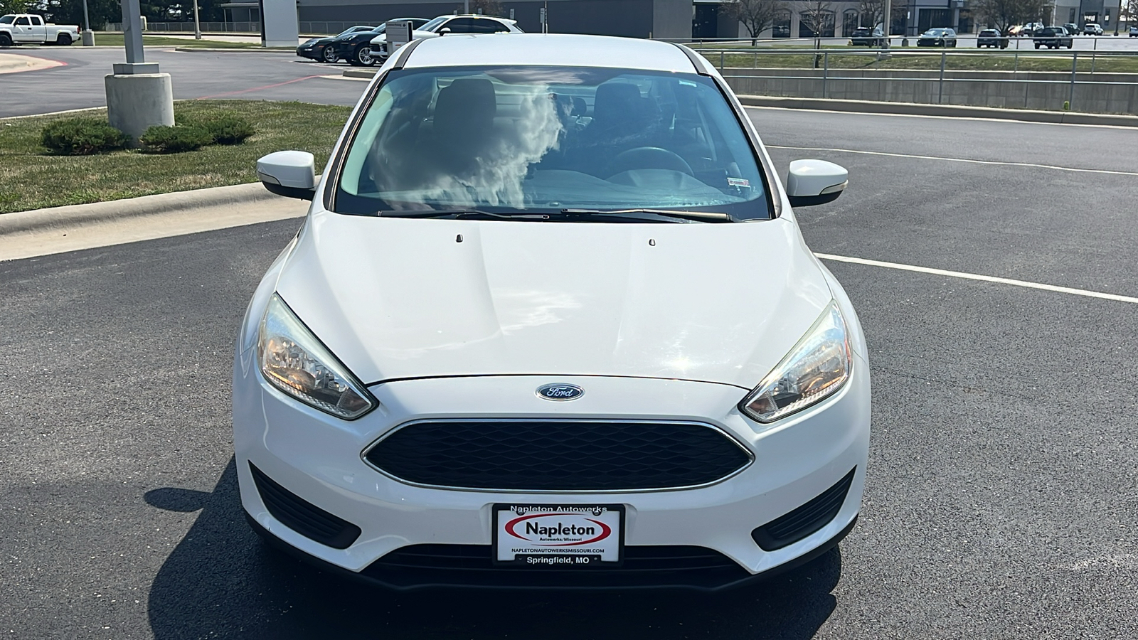 2016 Ford Focus SE 11