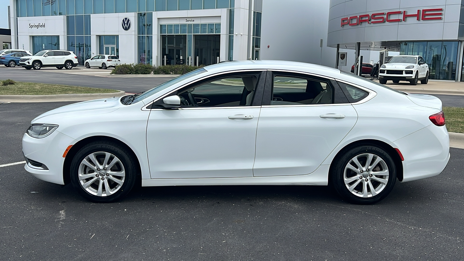 2016 Chrysler 200 Limited 2