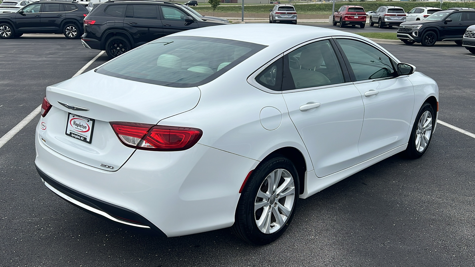 2016 Chrysler 200 Limited 7