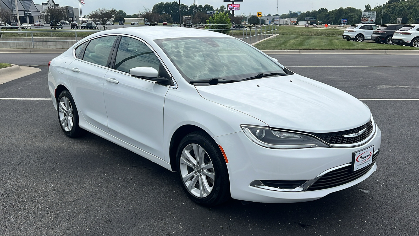 2016 Chrysler 200 Limited 9