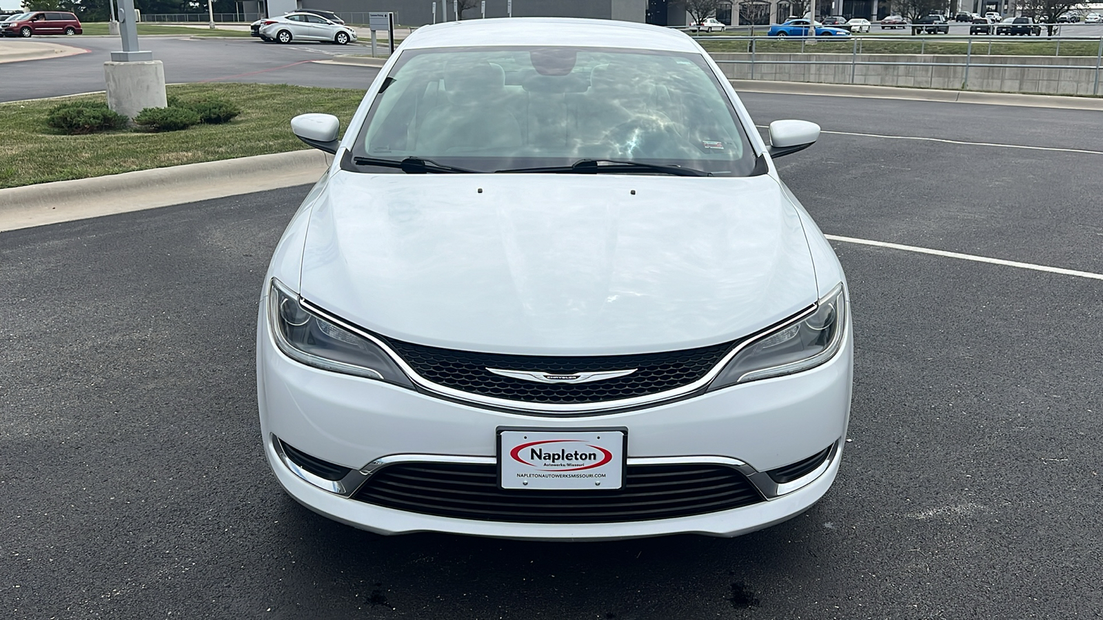 2016 Chrysler 200 Limited 10