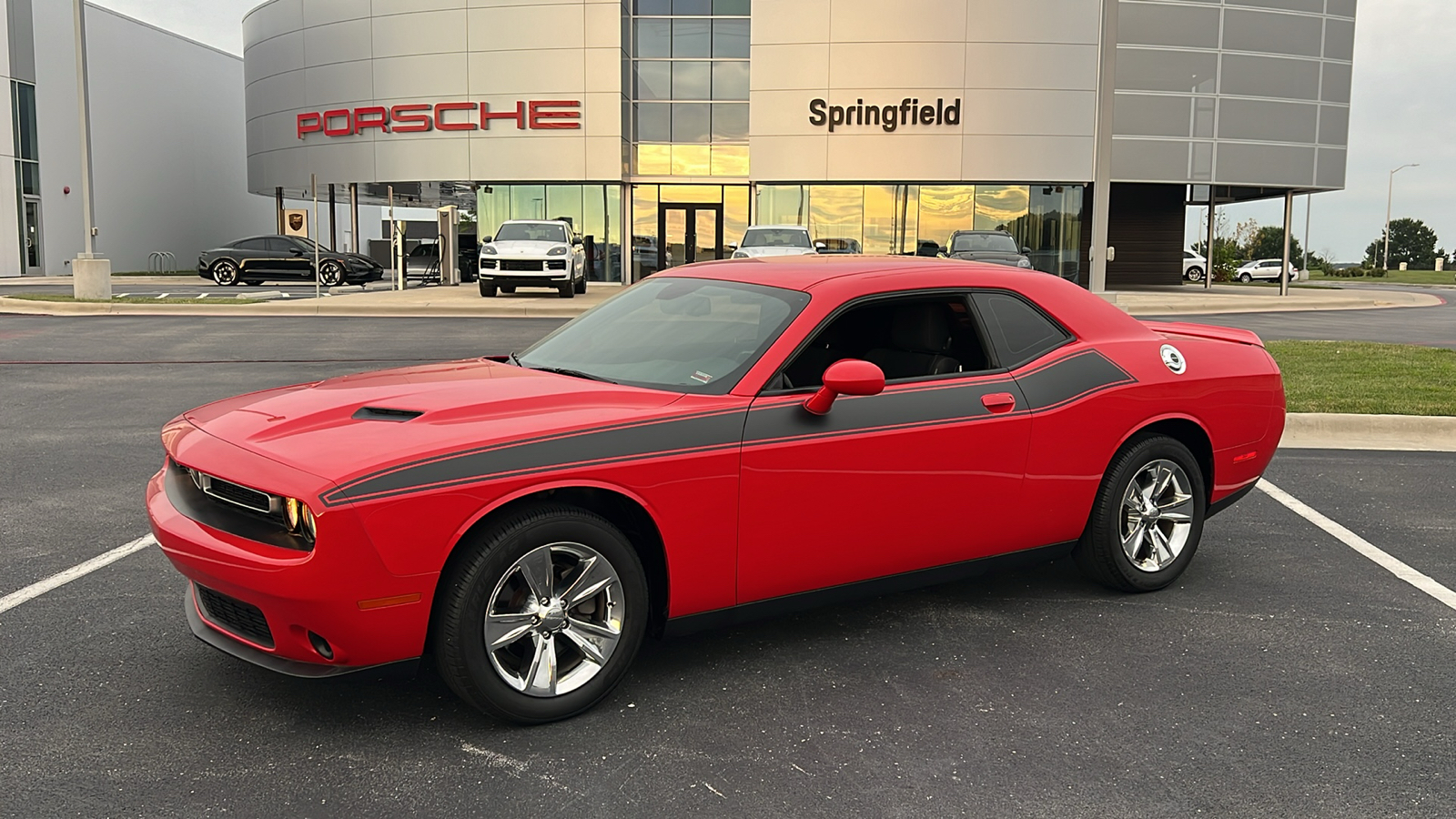 2018 Dodge Challenger SXT 1