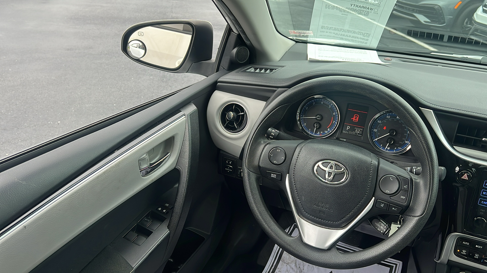 2018 Toyota Corolla LE 14