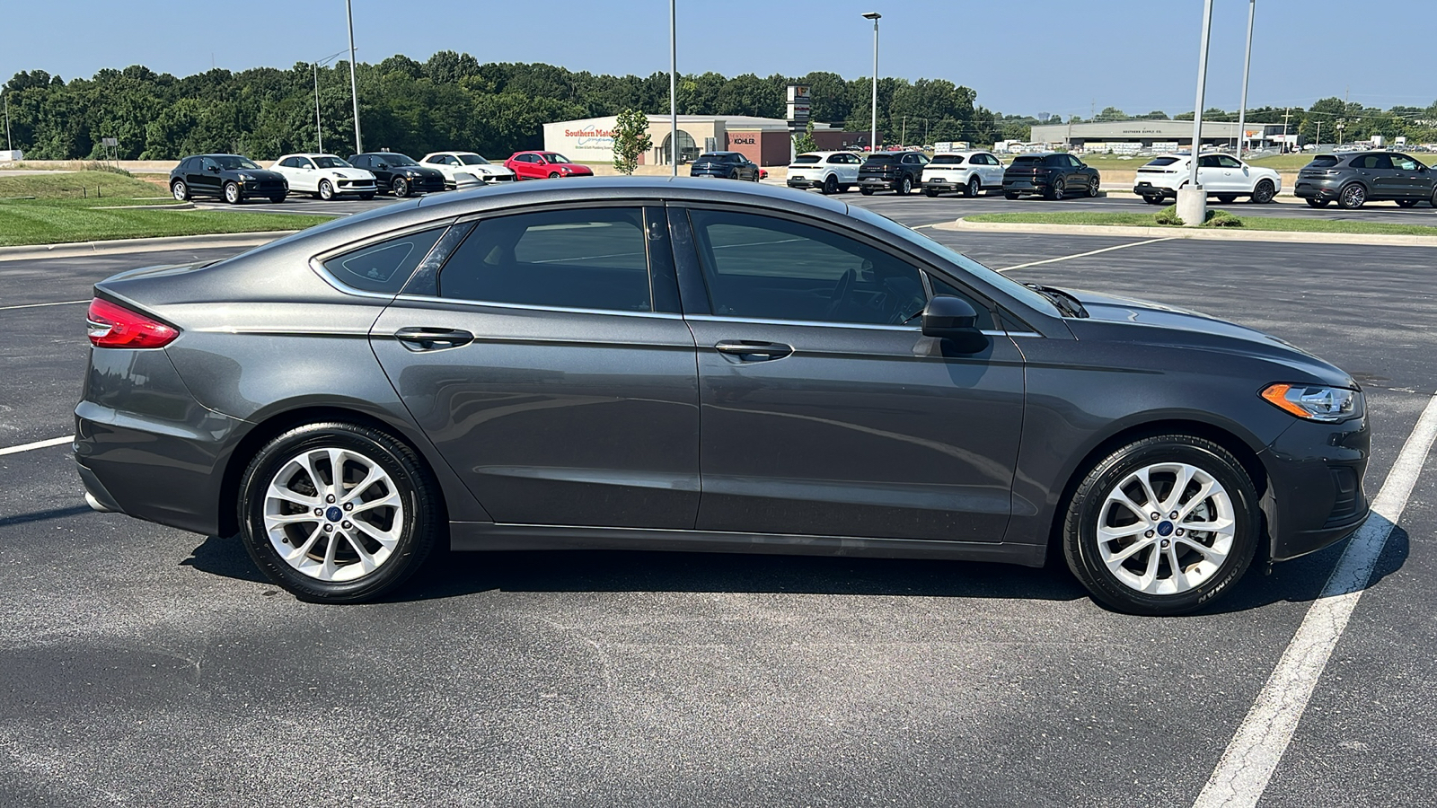 2020 Ford Fusion SE 9