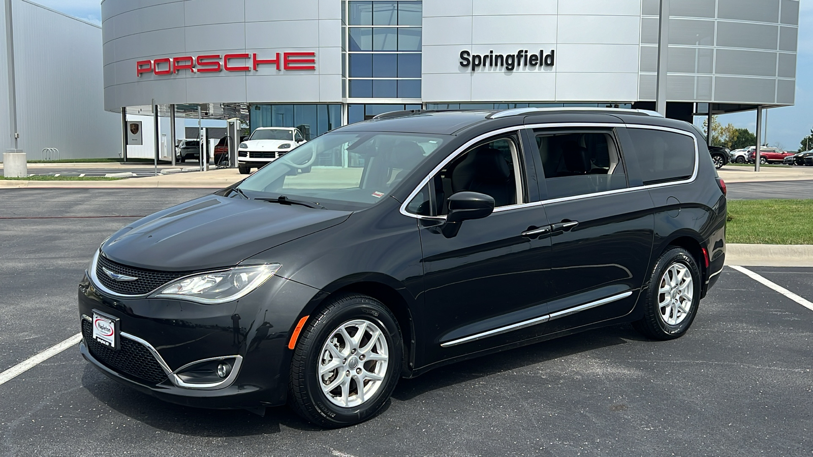 2020 Chrysler Pacifica Touring L 1