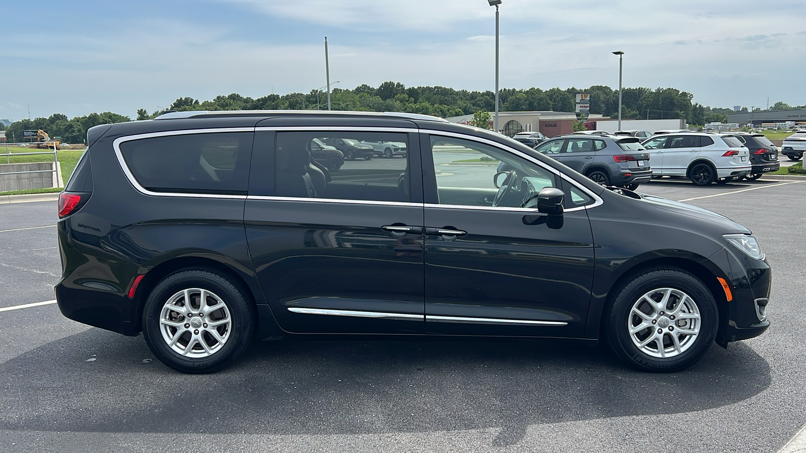 2020 Chrysler Pacifica Touring L 10