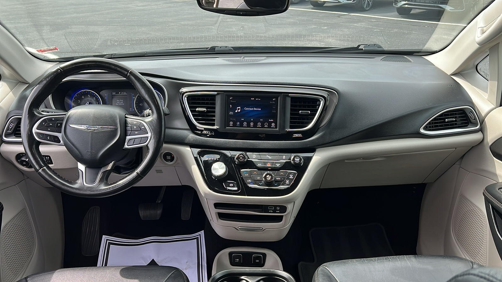 2020 Chrysler Pacifica Touring L 14