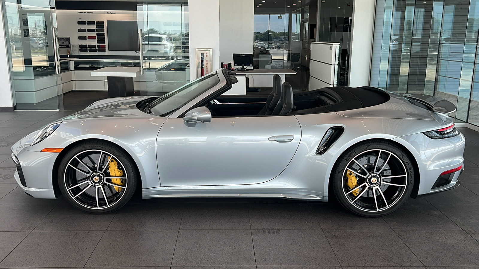 2021 Porsche 911 Turbo S 8