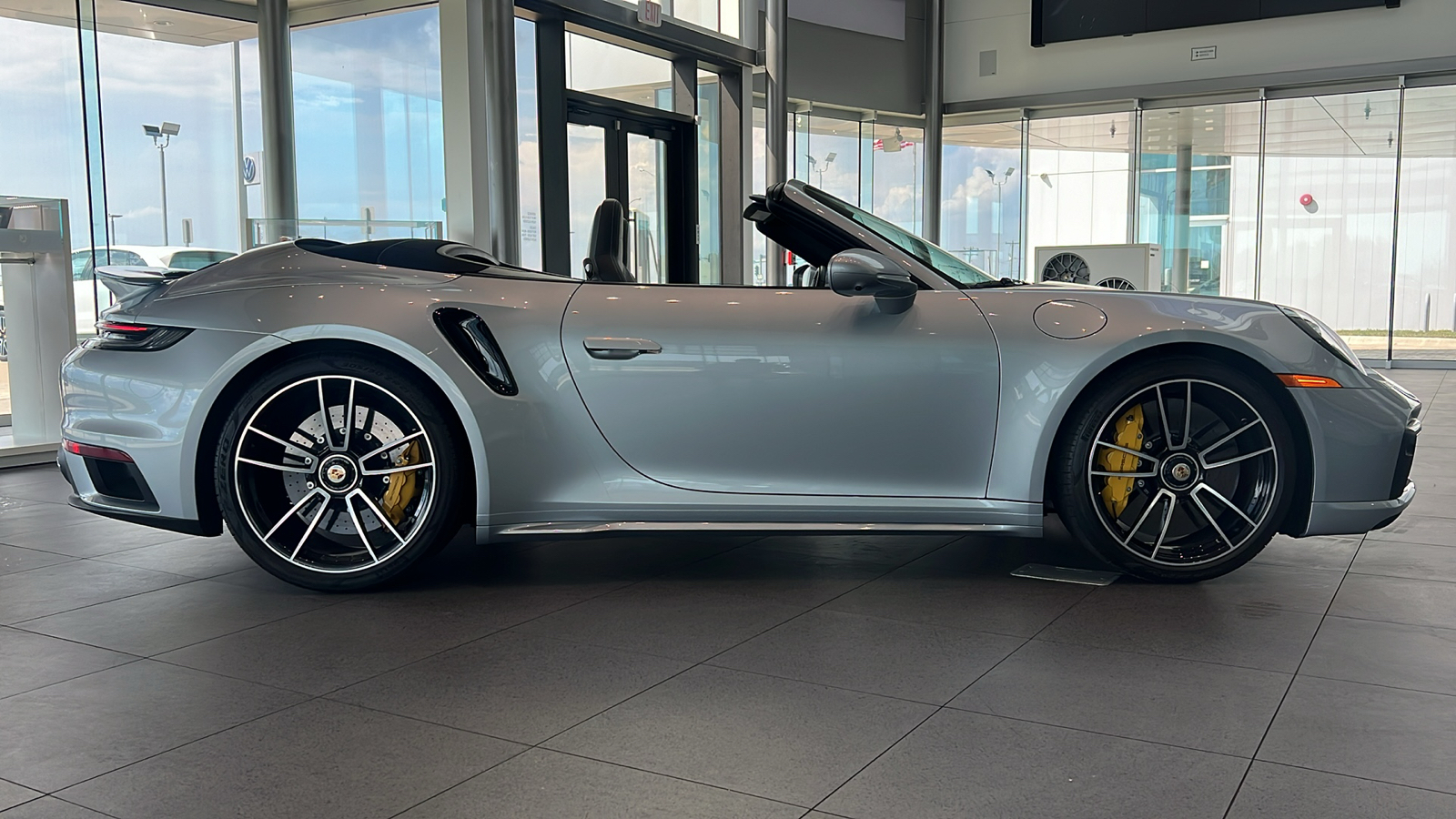 2021 Porsche 911 Turbo S 16