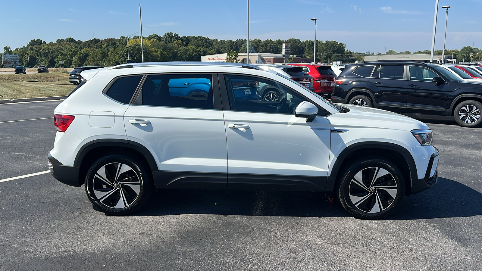 2023 Volkswagen Taos SE 9