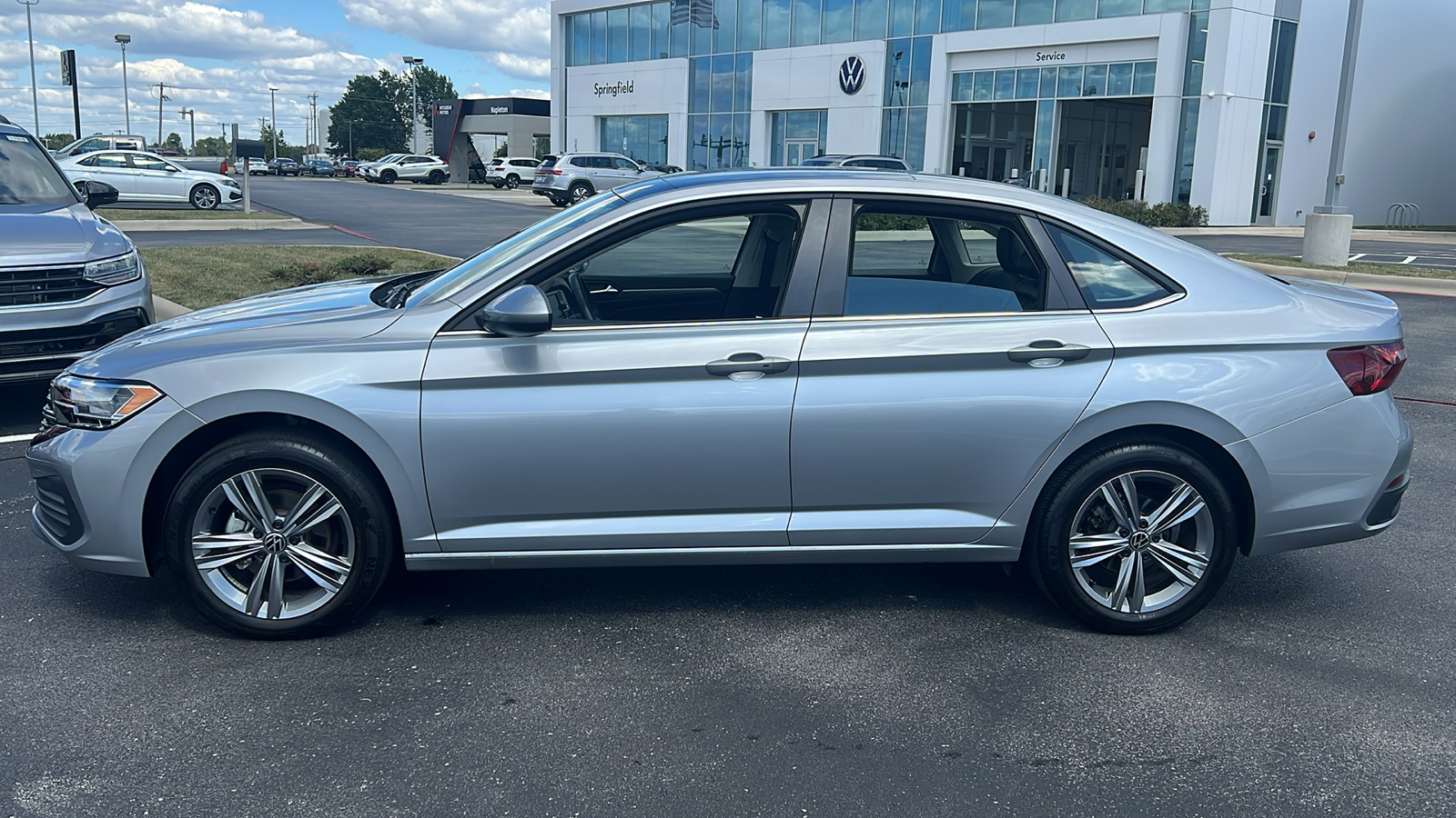 2023 Volkswagen Jetta SE 2