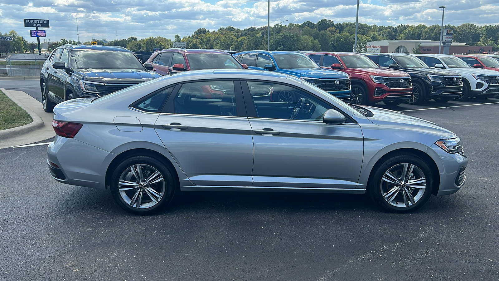 2023 Volkswagen Jetta SE 9