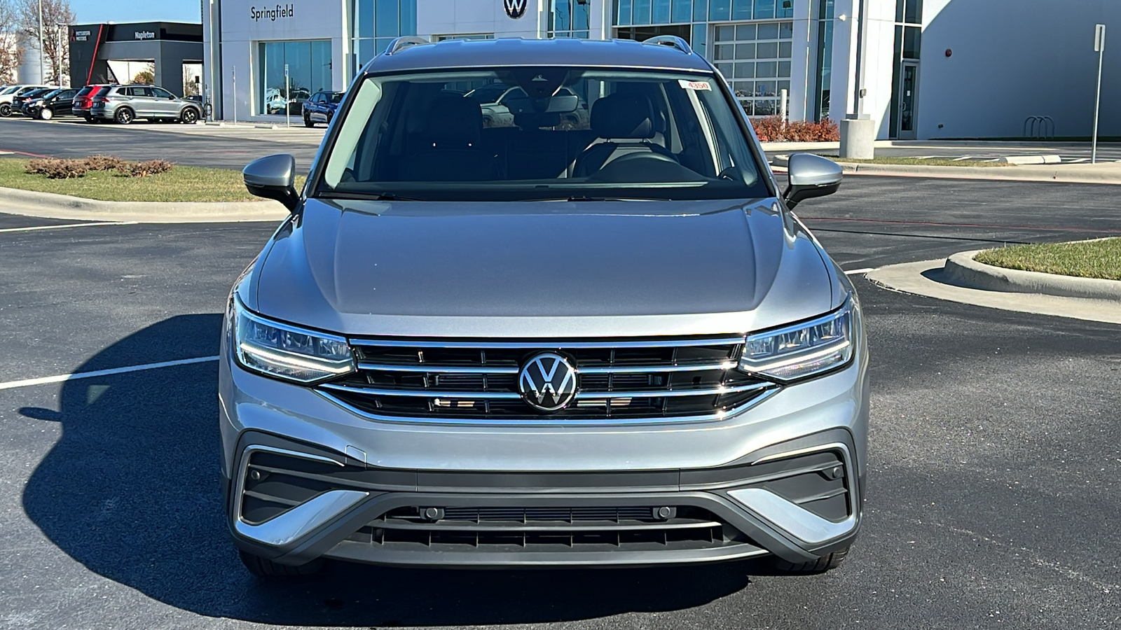 2024 Volkswagen Tiguan SE 2