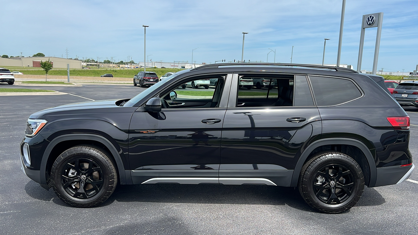 2024 Volkswagen Atlas 2.0T Peak Edition SE w/Technology 4