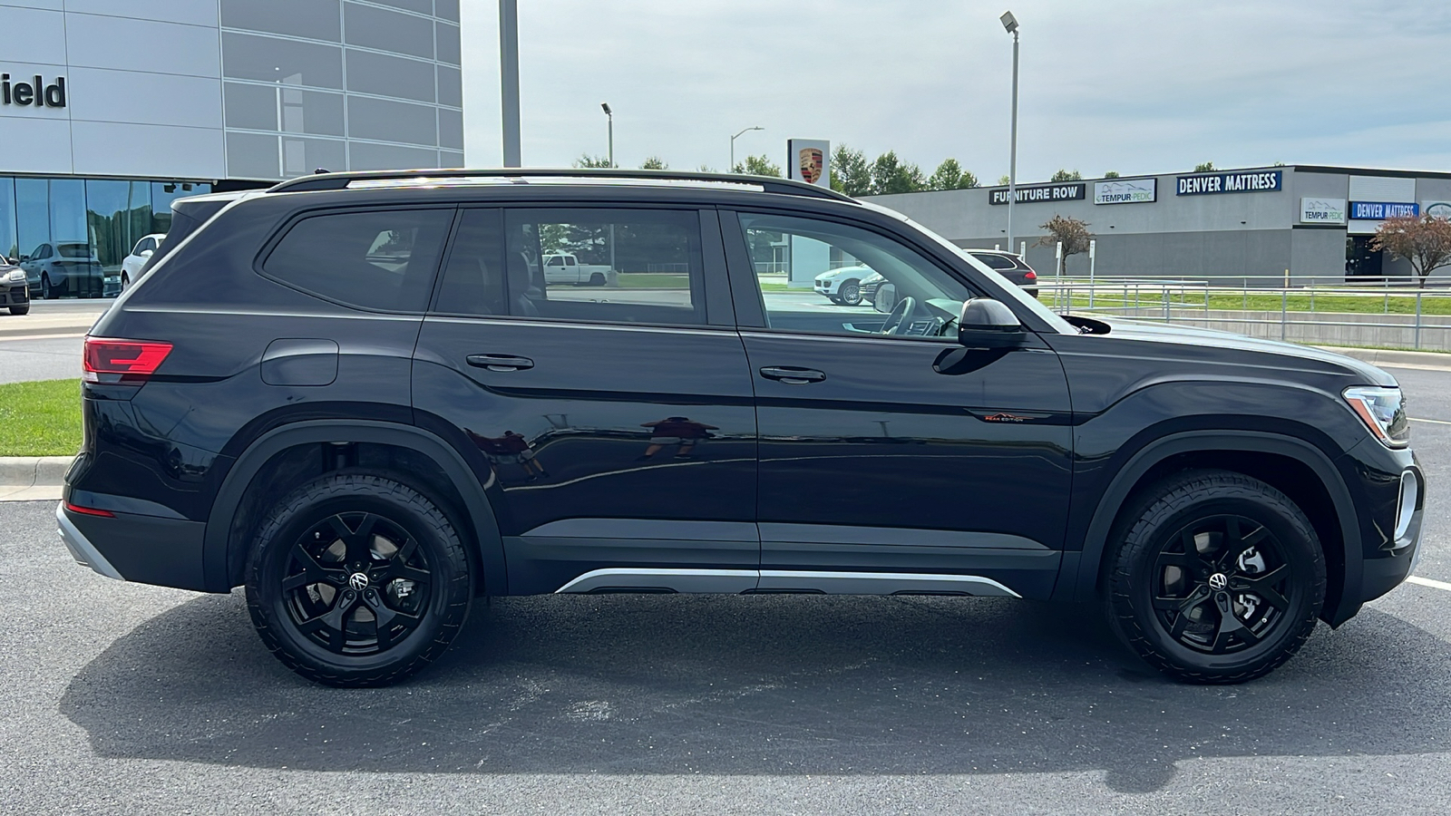 2024 Volkswagen Atlas 2.0T Peak Edition SE w/Technology 13