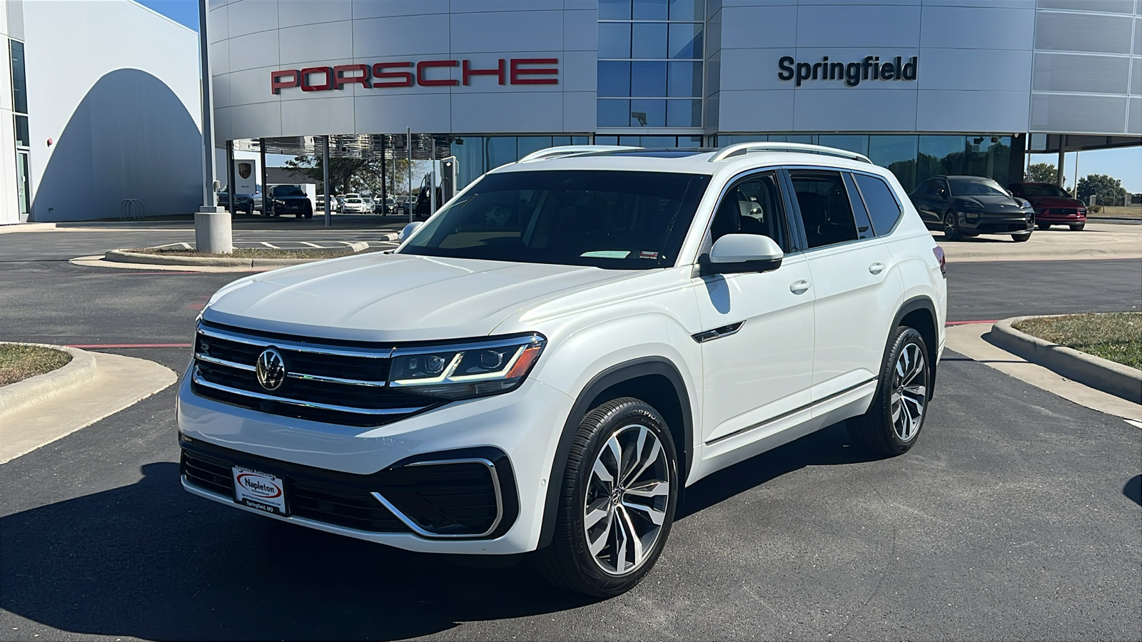 2023 Volkswagen Atlas 3.6L V6 SEL Premium R-Line 1