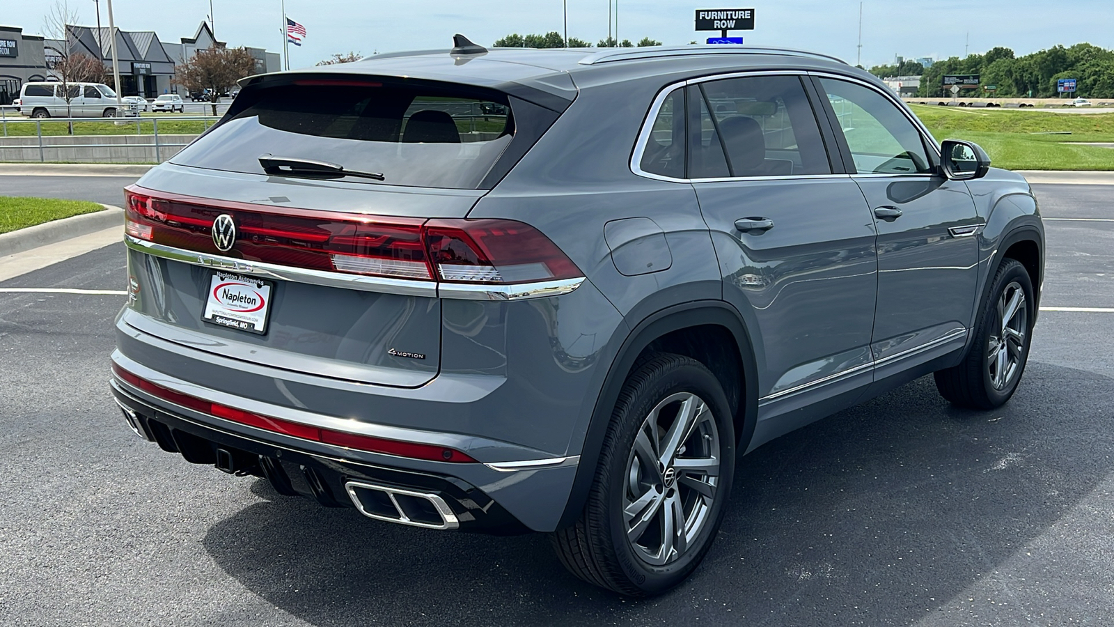 2024 Volkswagen Atlas Cross Sport 2.0T SEL R-Line 13