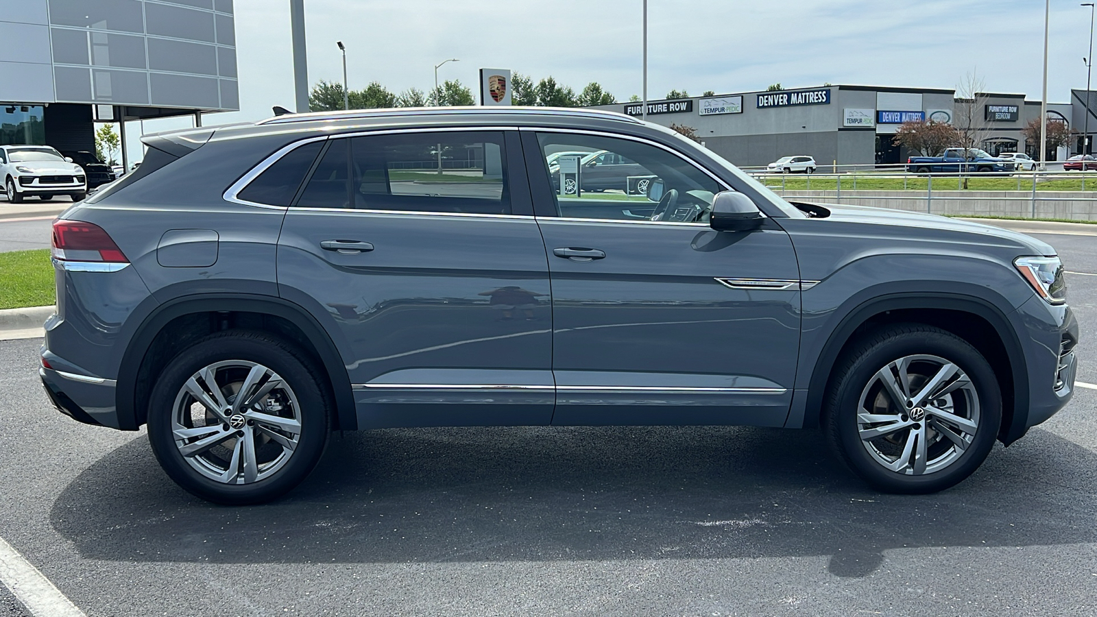 2024 Volkswagen Atlas Cross Sport 2.0T SEL R-Line 14