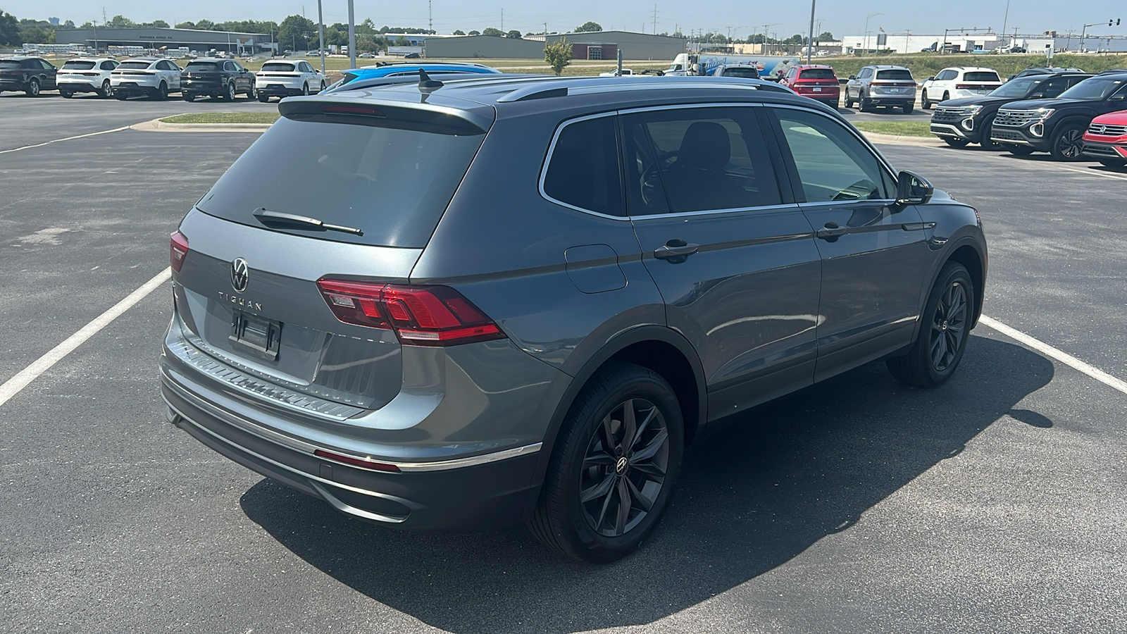 2023 Volkswagen Tiguan SE 6