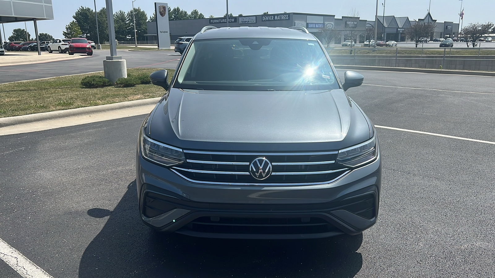 2023 Volkswagen Tiguan SE 9