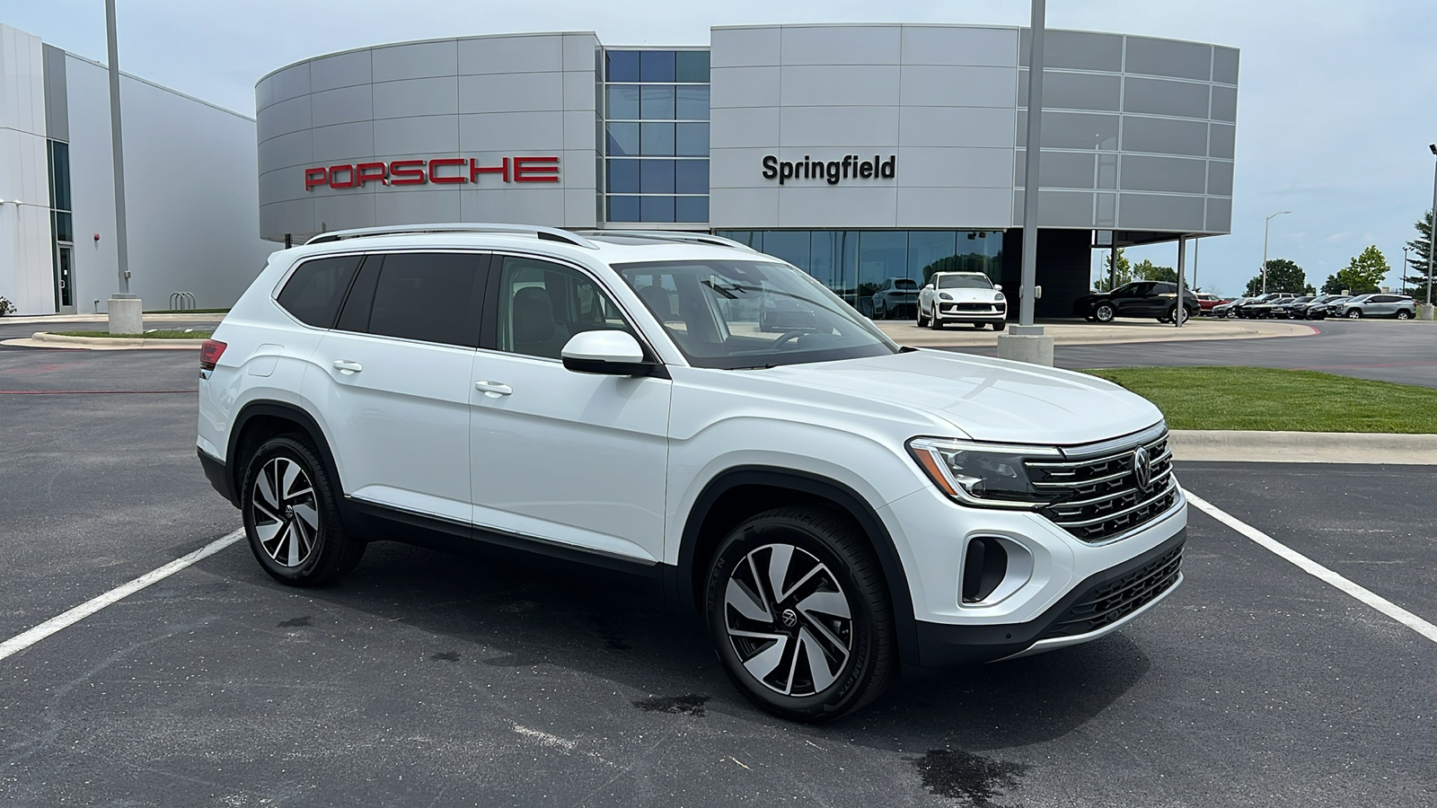 2024 Volkswagen Atlas 2.0T SEL 1