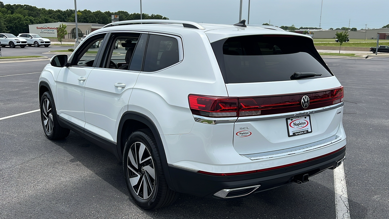 2024 Volkswagen Atlas 2.0T SEL 6