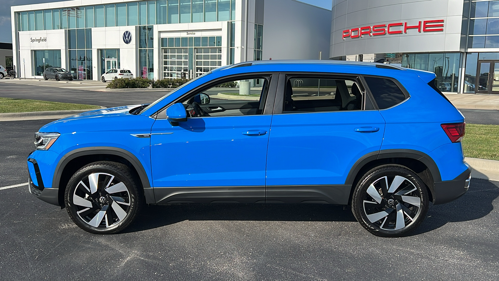 2024 Volkswagen Taos SEL 2