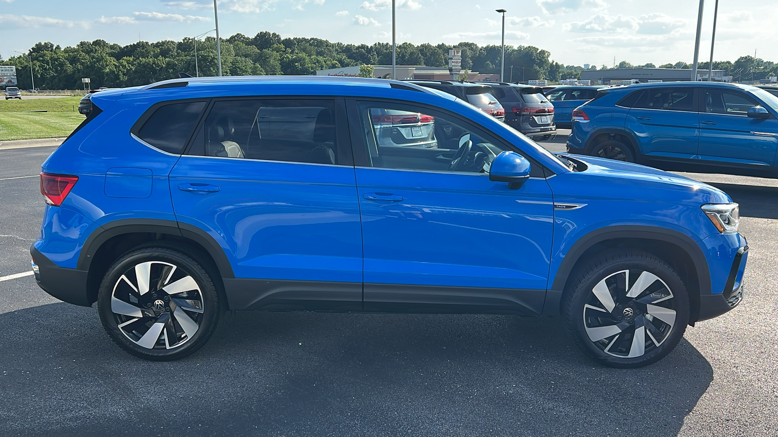 2024 Volkswagen Taos SEL 9