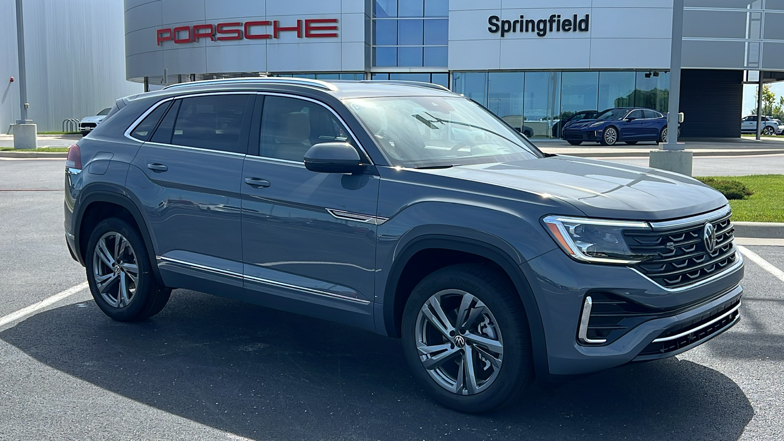 2024 Volkswagen Atlas Cross Sport 2.0T SEL R-Line 1