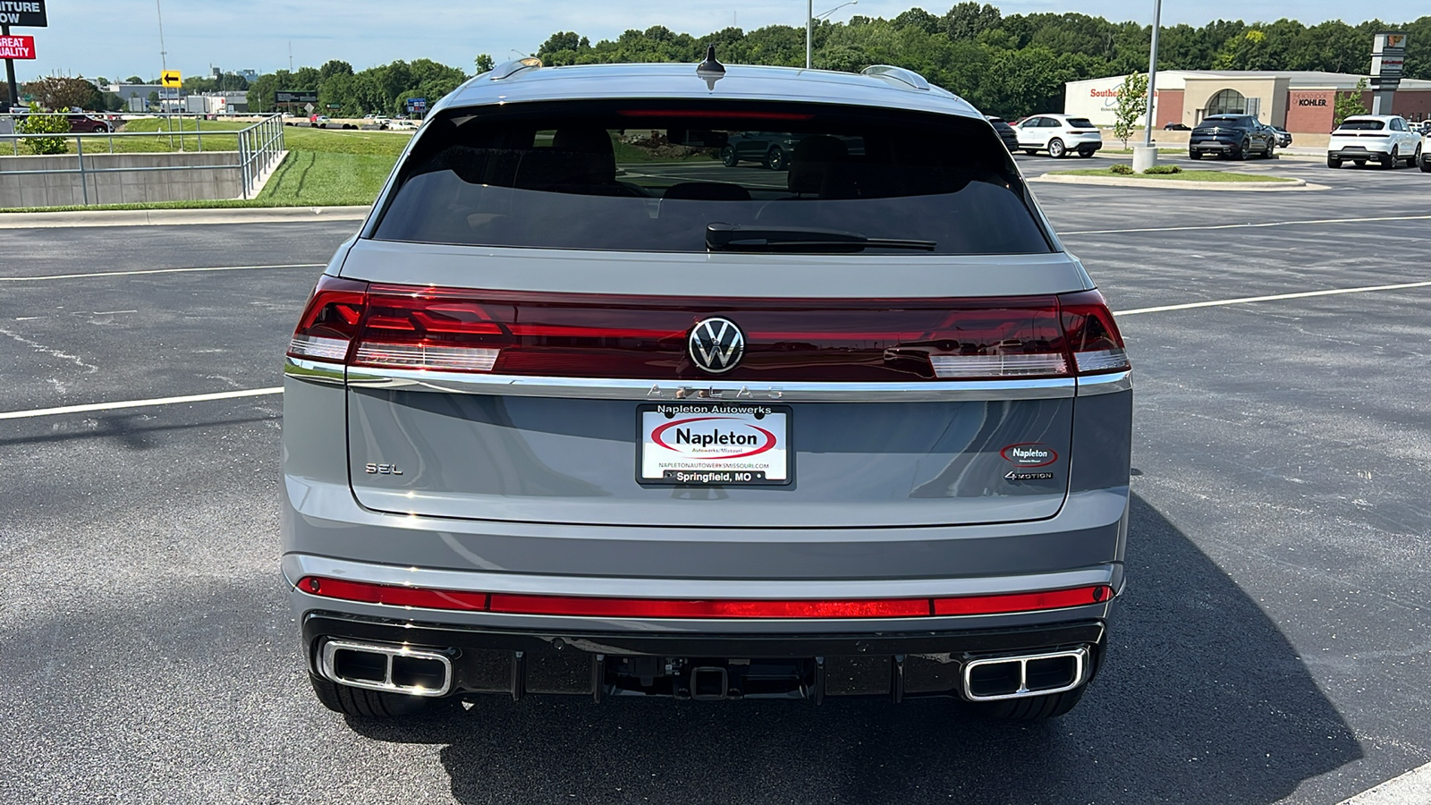 2024 Volkswagen Atlas Cross Sport 2.0T SEL R-Line 8