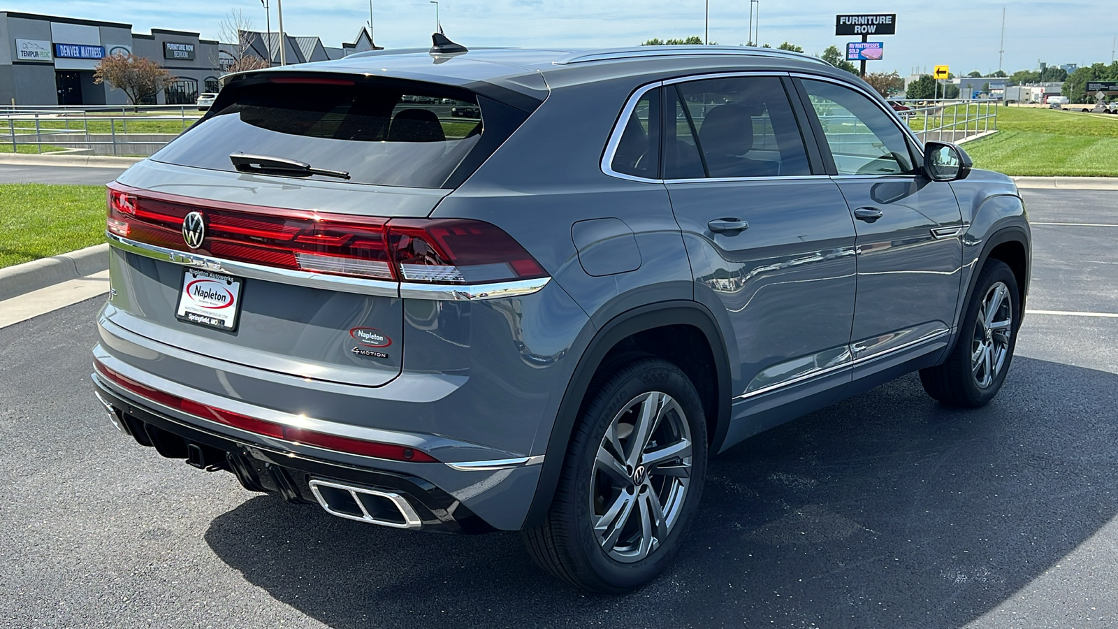 2024 Volkswagen Atlas Cross Sport 2.0T SEL R-Line 13