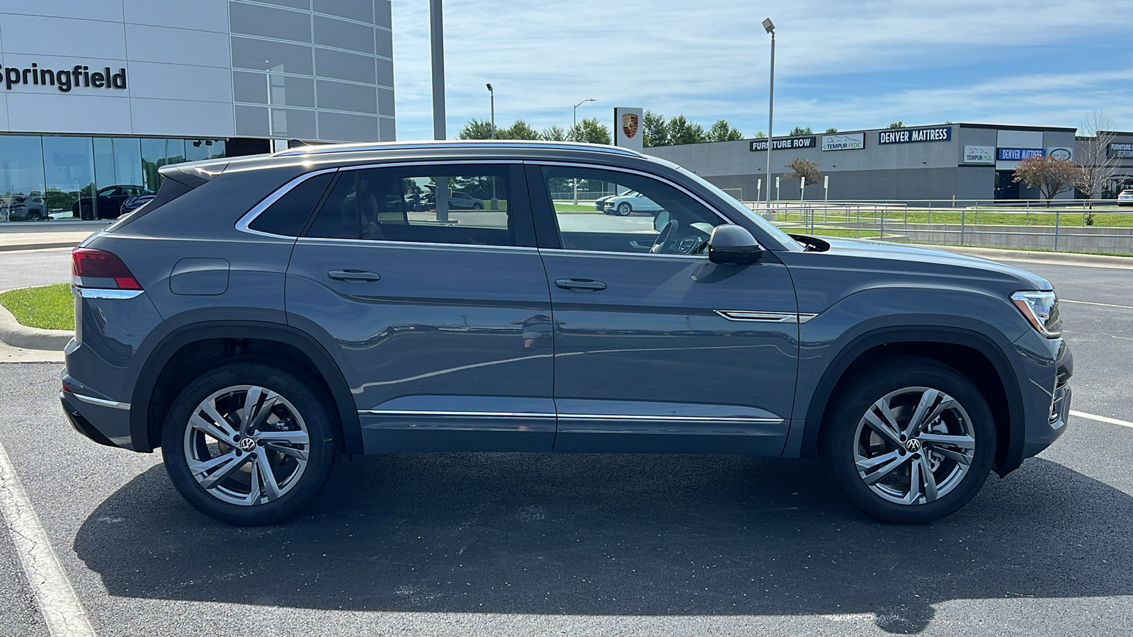 2024 Volkswagen Atlas Cross Sport 2.0T SEL R-Line 14