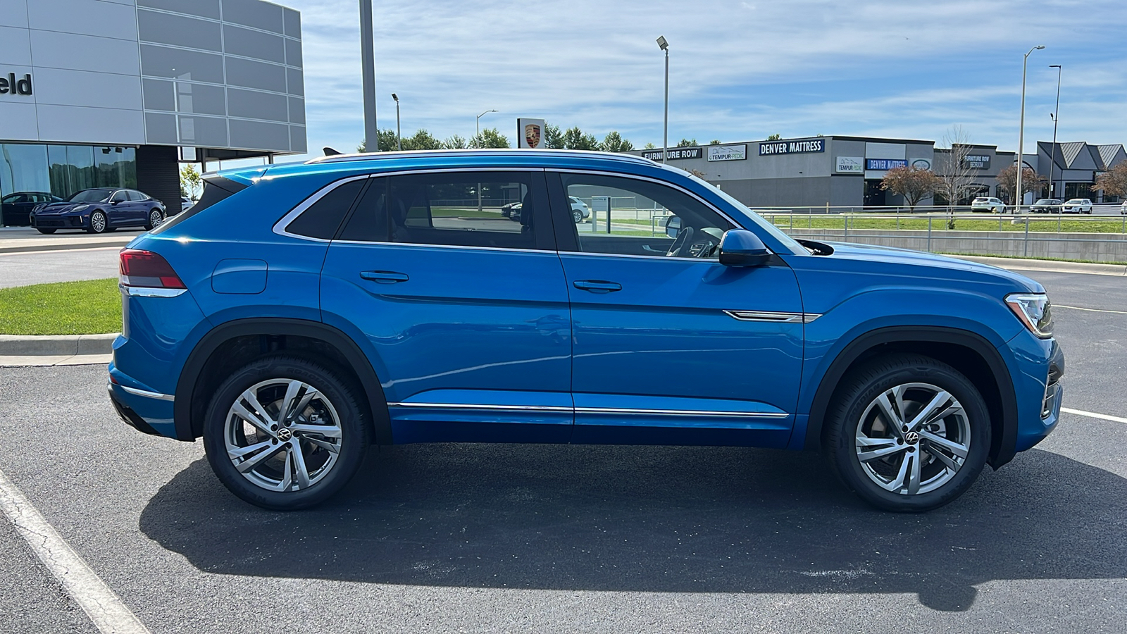 2024 Volkswagen Atlas Cross Sport 2.0T SEL R-Line 15