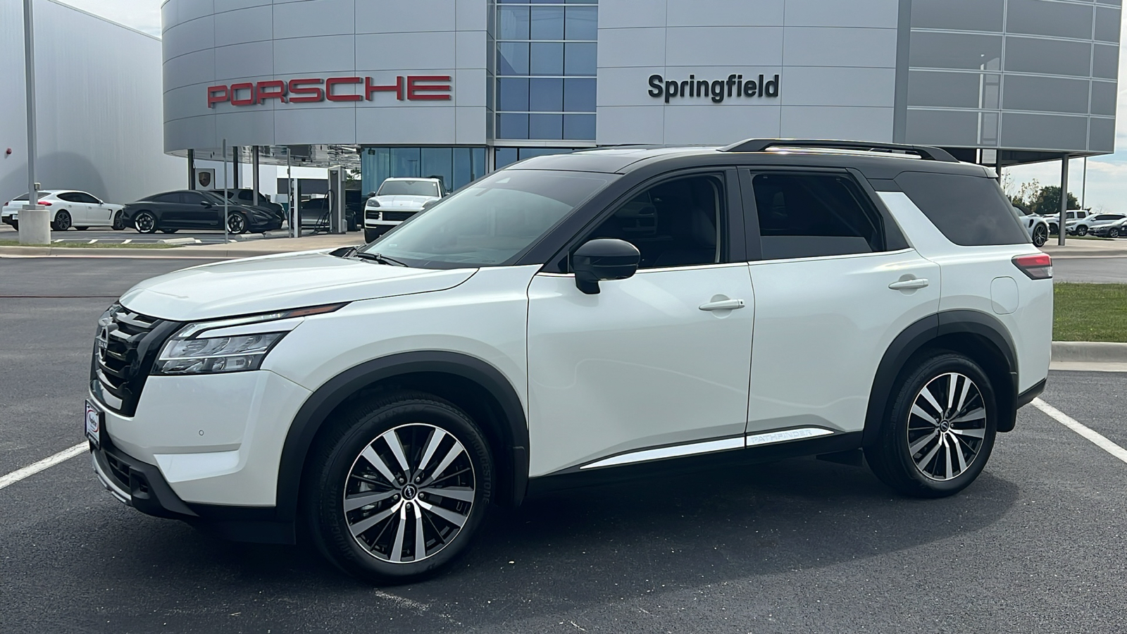 2024 Nissan Pathfinder Platinum 1