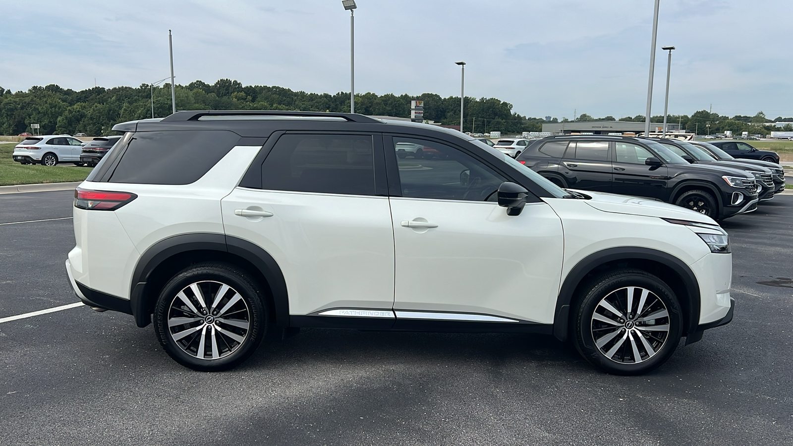 2024 Nissan Pathfinder Platinum 11