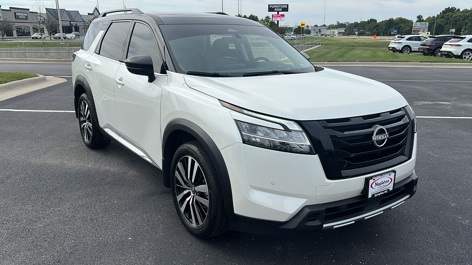 2024 Nissan Pathfinder Platinum 12