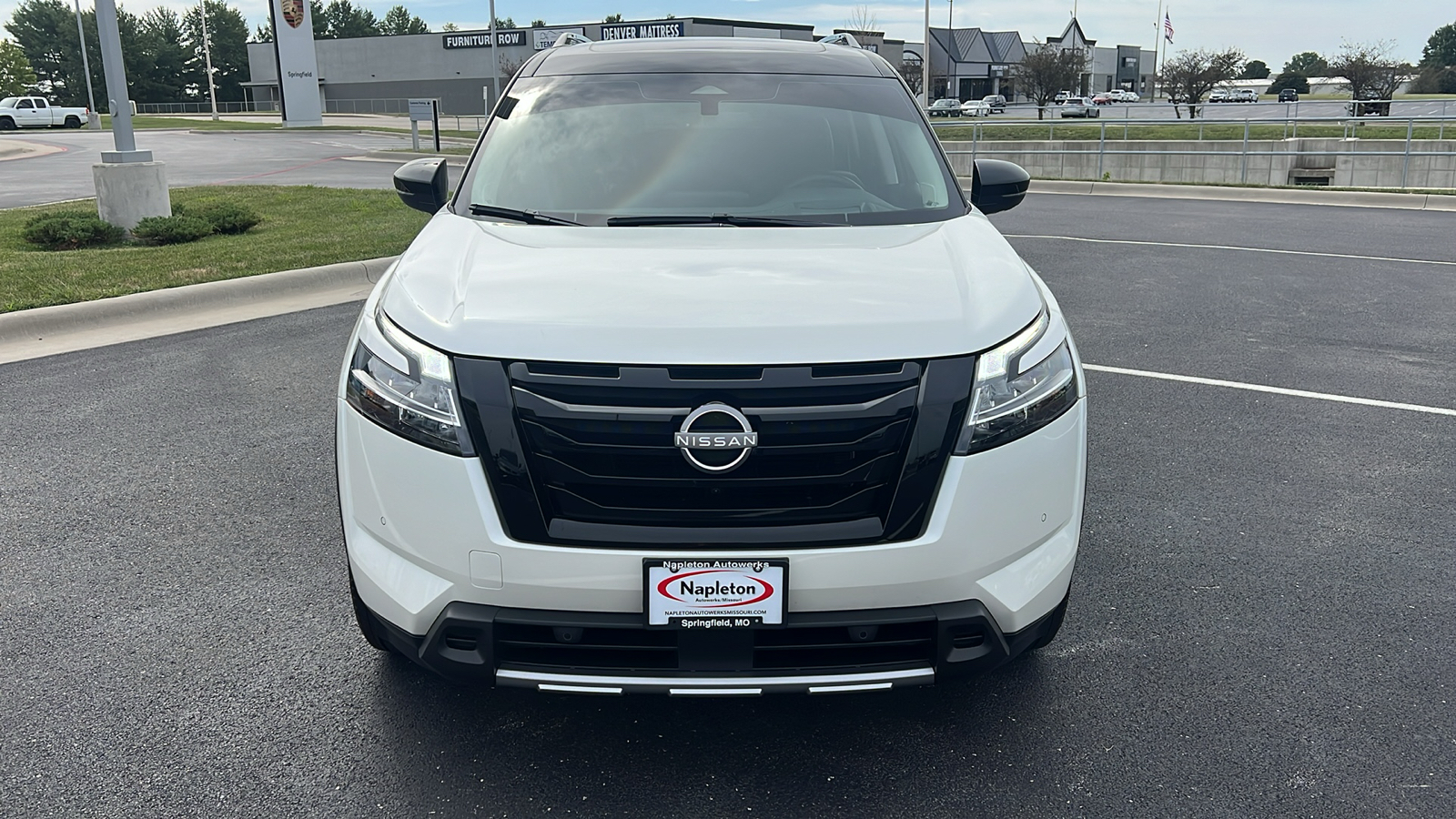 2024 Nissan Pathfinder Platinum 13