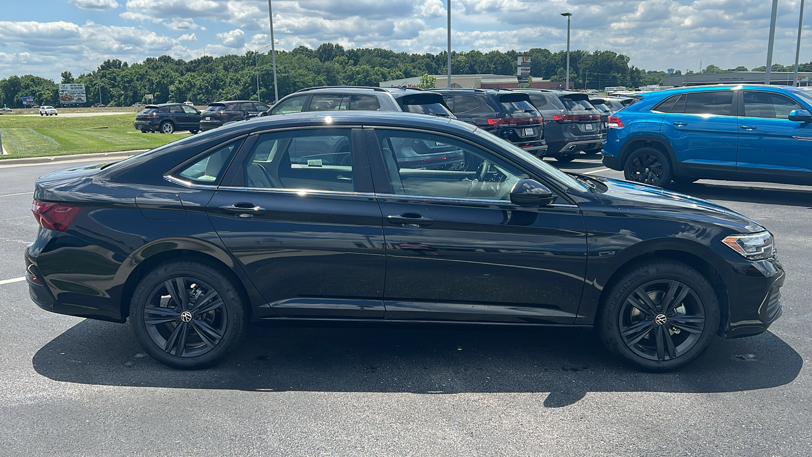 2024 Volkswagen Jetta SE 9