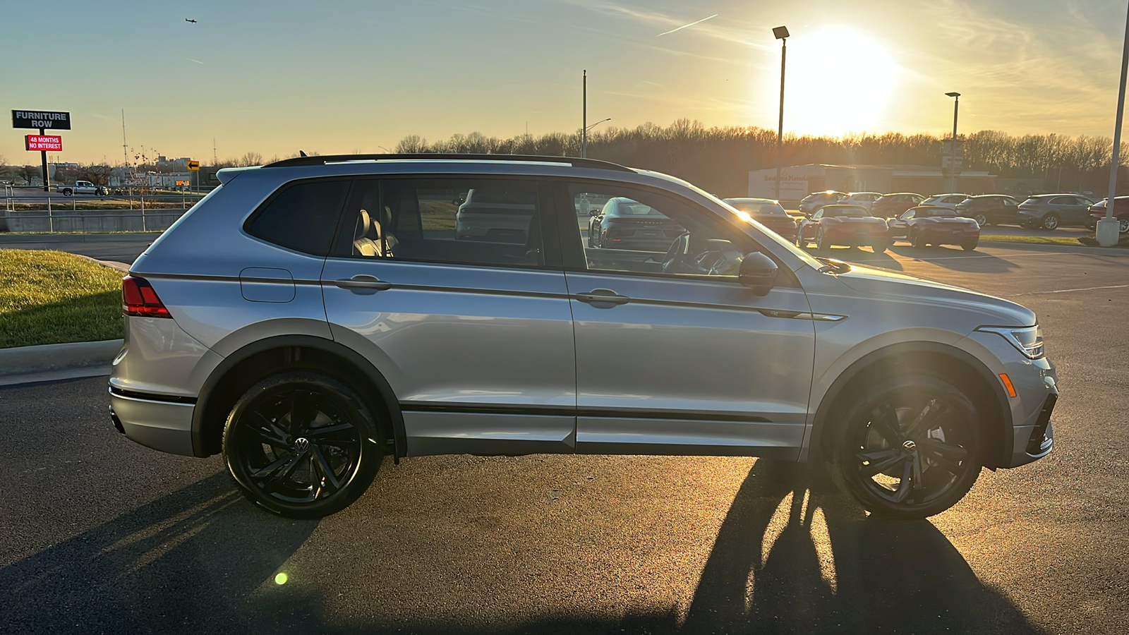 2024 Volkswagen Tiguan SE R-Line Black 9