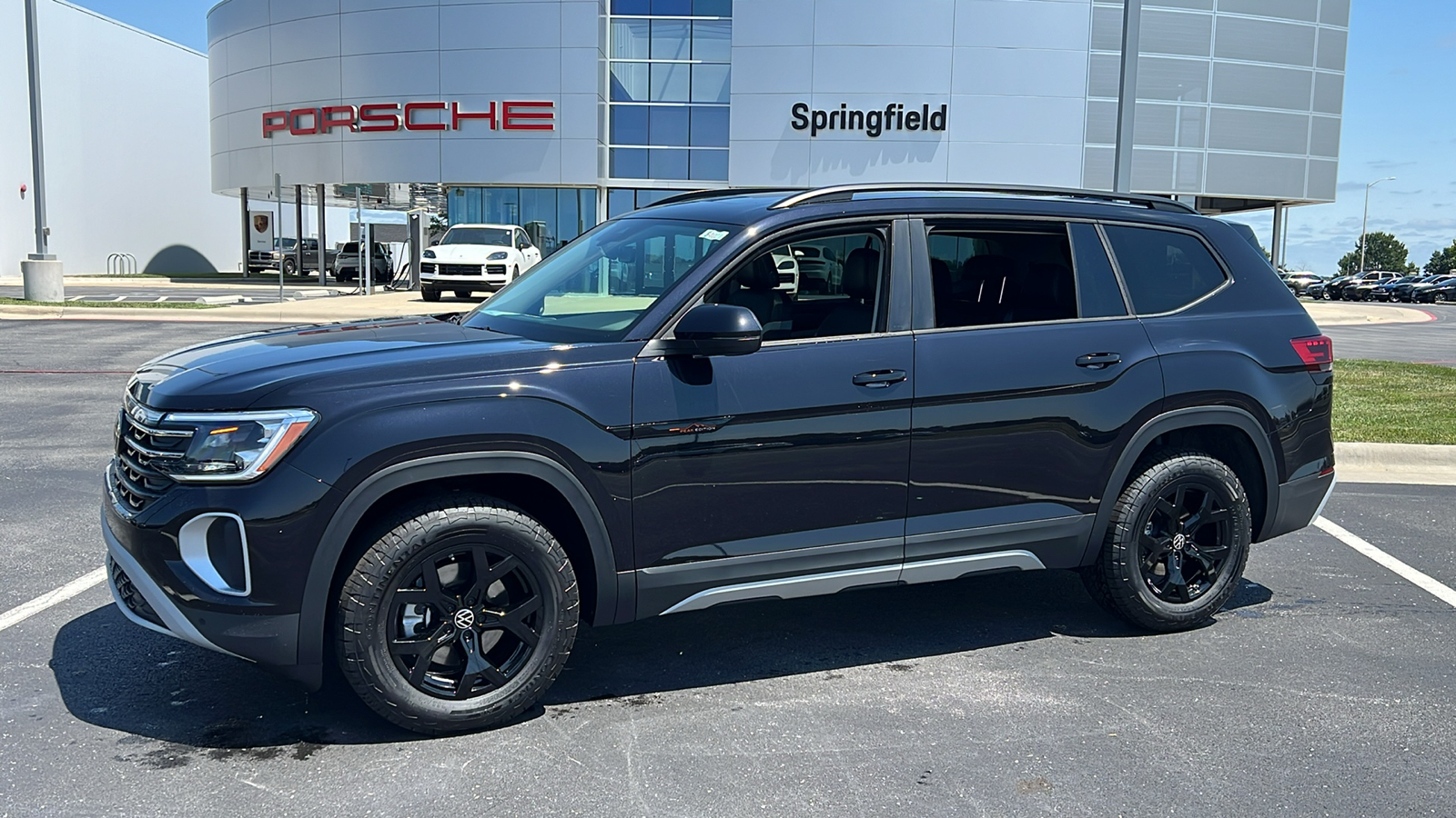 2024 Volkswagen Atlas 2.0T Peak Edition SE w/Technology 1