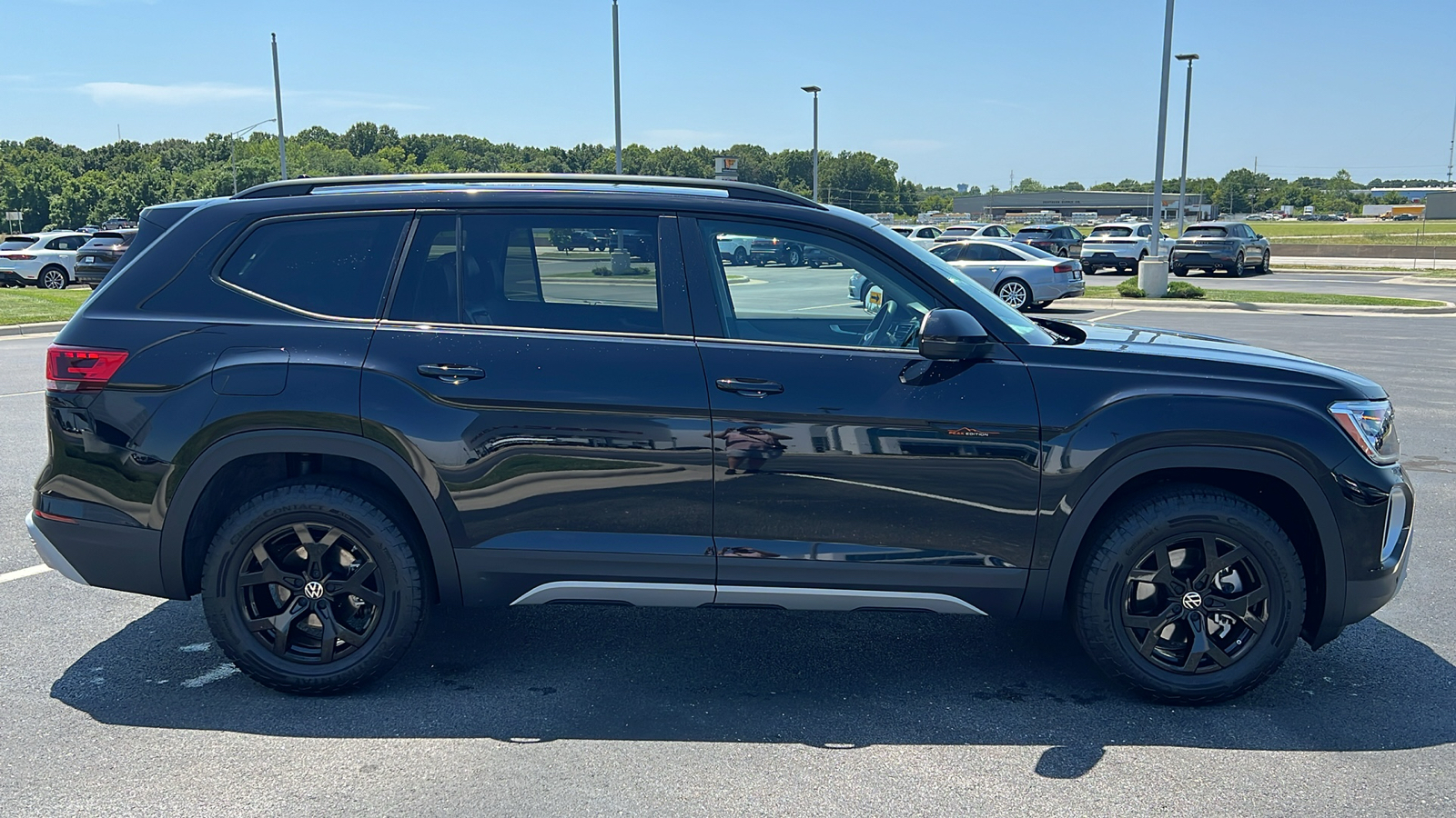 2024 Volkswagen Atlas 2.0T Peak Edition SE w/Technology 11