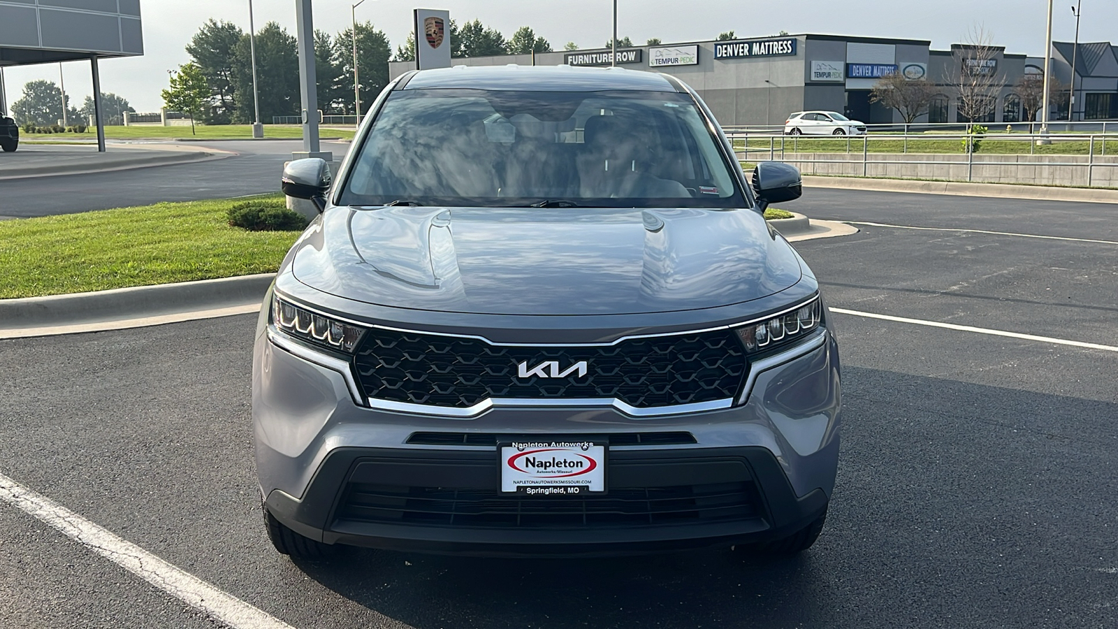 2022 Kia Sorento LX 11