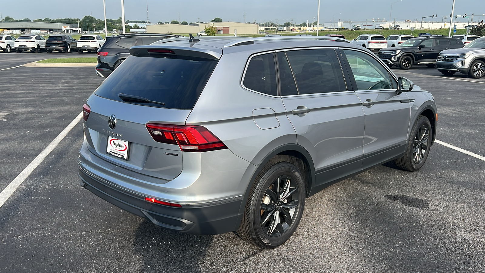 2024 Volkswagen Tiguan SE 9