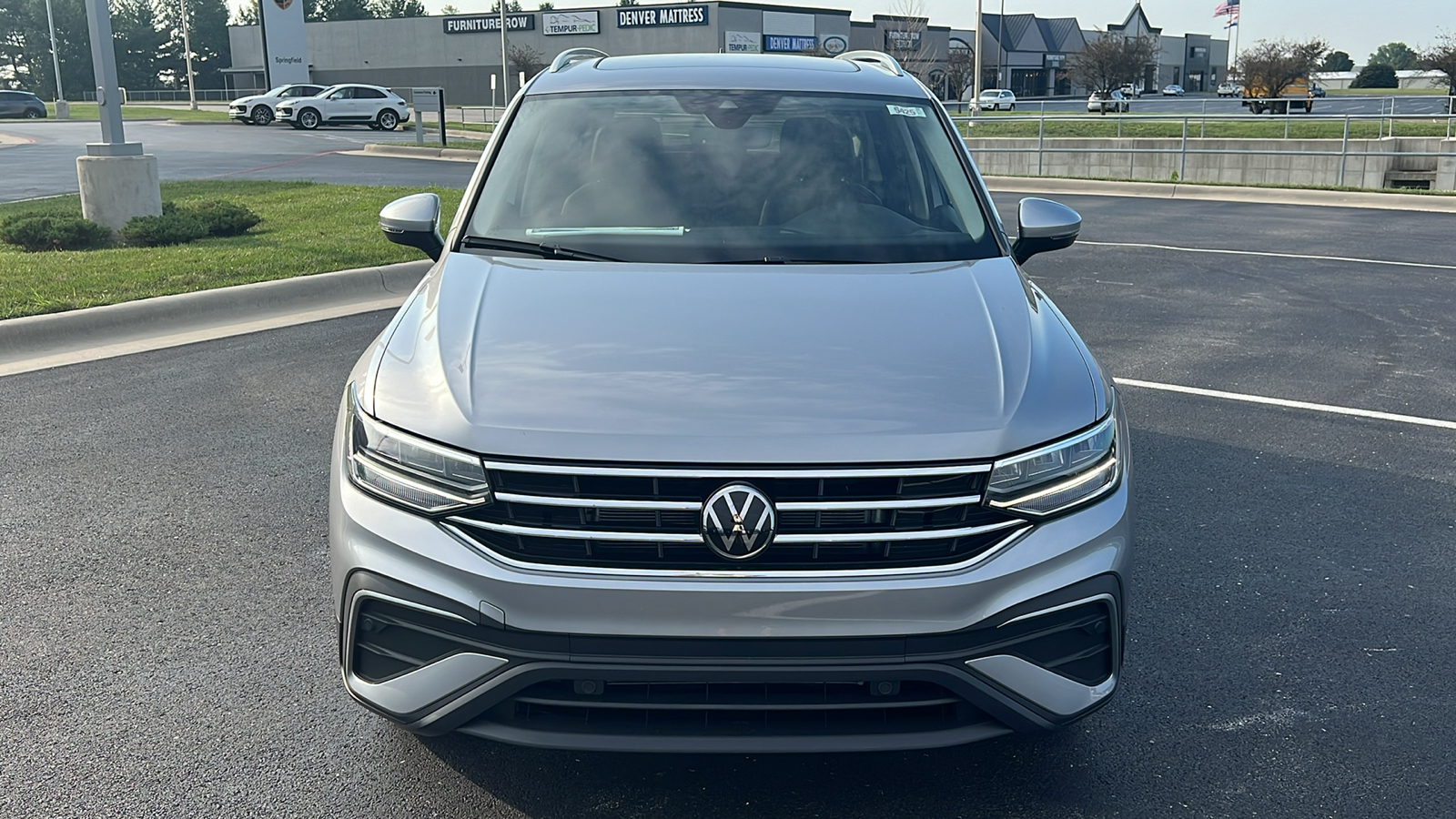 2024 Volkswagen Tiguan SE 12