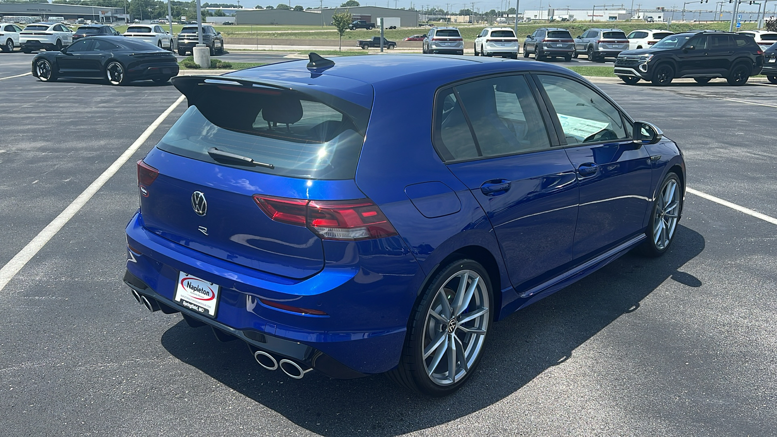 2024 Volkswagen Golf R 2.0T DSG 8