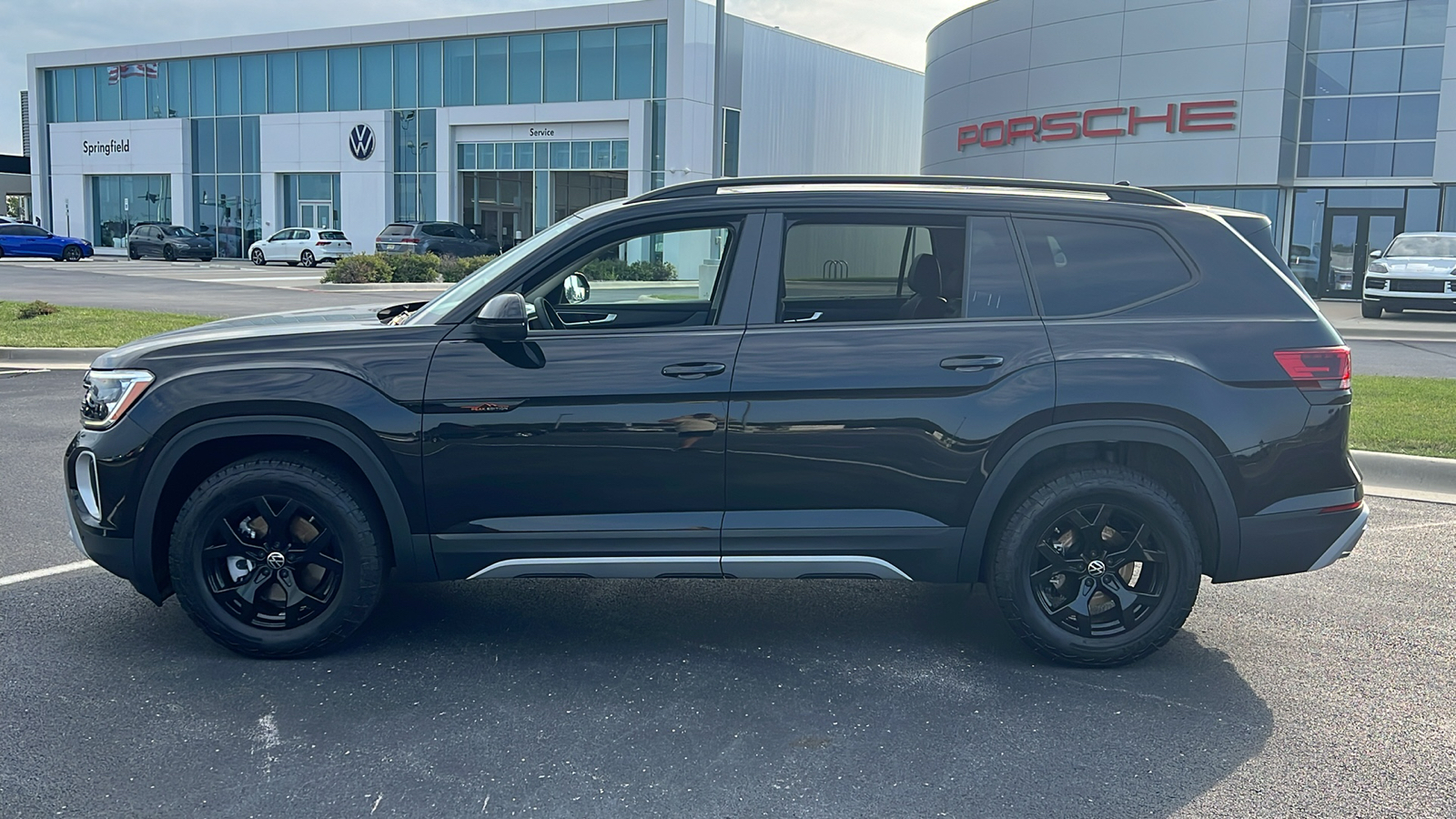 2024 Volkswagen Atlas 2.0T Peak Edition SE w/Technology 2